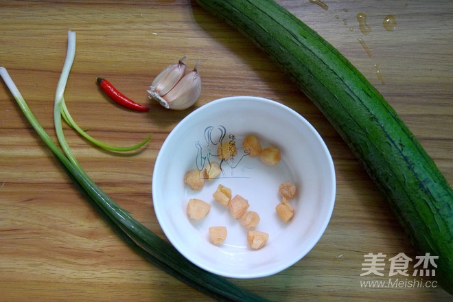 Steamed Loofah with Garlic and Scallops recipe