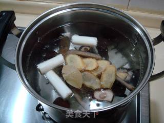 Stewed Pigeon with Huaiqi and Huangjing recipe