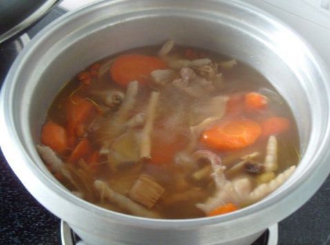 Chicken Feet Soup with Carrot Ribs recipe