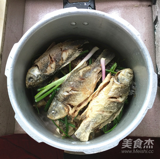 Crispy Crucian Carp recipe