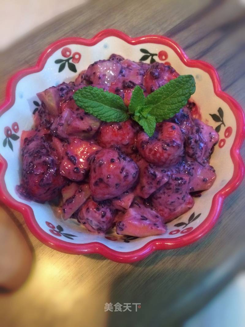 Mulberry Yogurt Salad recipe