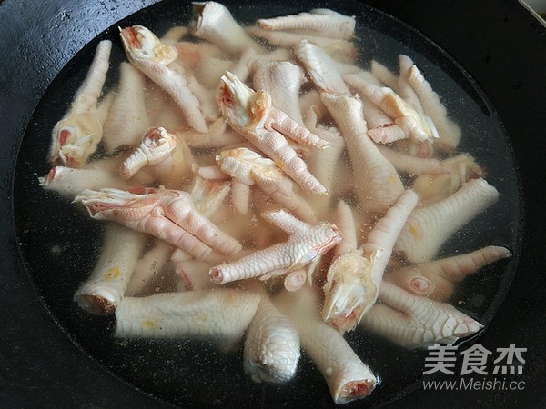 Pickled Pepper Chicken Feet recipe