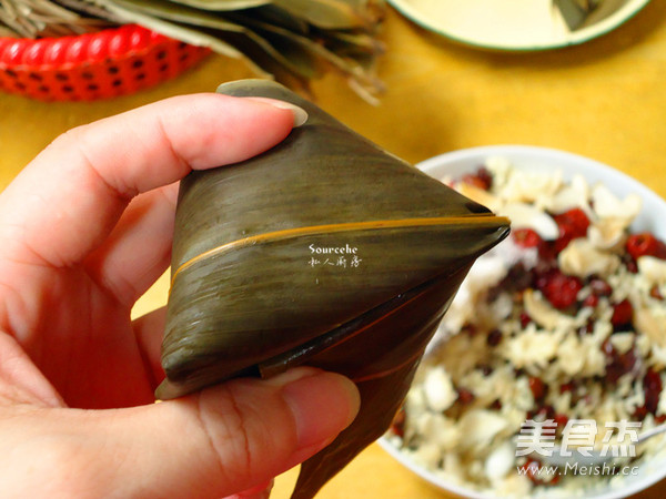 Lily Red Date Zongzi recipe