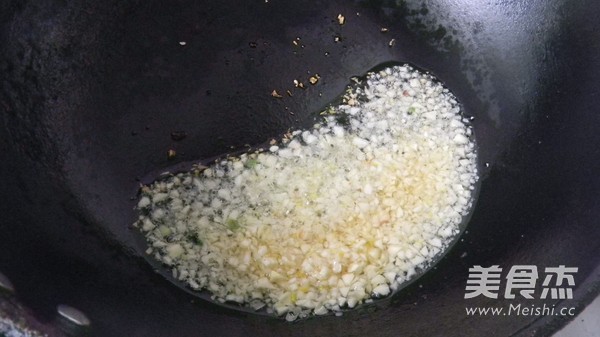 Steamed Oysters with Golden Garlic recipe