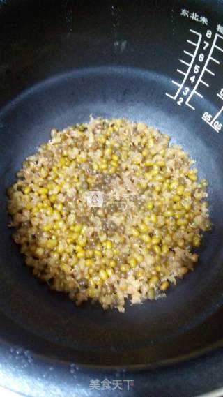 Nut Two-color Glutinous Rice Cake recipe