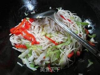 Fried Noodles with Pork and Cabbage recipe