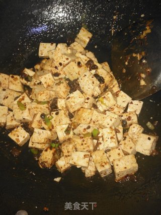 Tofu Diced in Black Soy Sauce recipe