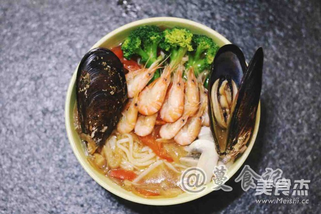 Shrimp Noodles with Seasonal Vegetables recipe