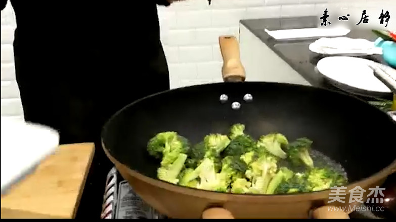 Potatoes in Oyster Sauce with Broccoli, Beautiful and Delicious, Delicious Can Not Stop recipe