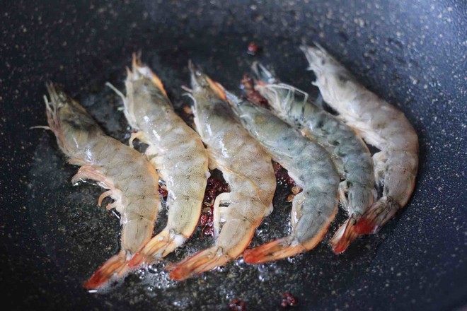 Fried Sea Prawns with Potato Chips recipe