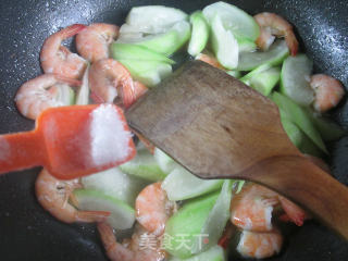 Headless Shrimp Stir-fried Night Flowering recipe