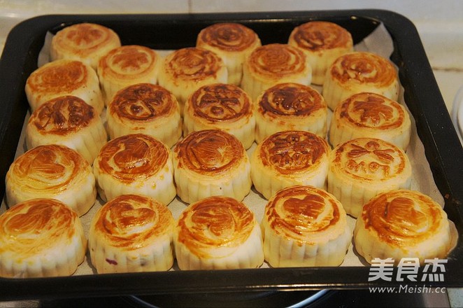 Suzi Stuffed Mooncakes recipe