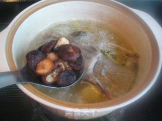 Stewed Pigeon with Eshen Mushroom recipe