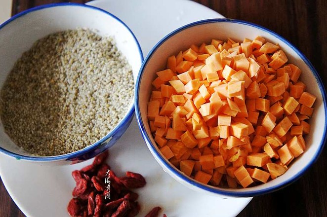 Black Millet Porridge with Sweet Potatoes and Wolfberry recipe