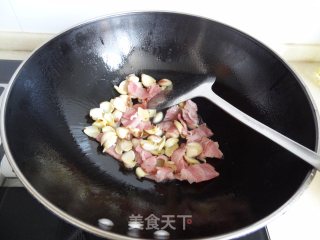 Stir-fried Bacon with Celery and Lily recipe