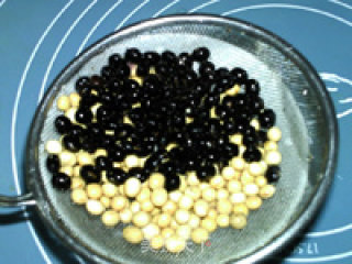 Black and White Sesame Two Bean Soy Milk recipe
