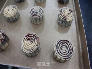 Classic Cantonese Bean Paste Mooncake recipe