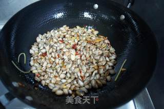 Stir-fried Sea Melon Seeds with Peppers-in The Bustling City, that Belongs to A Little Bit of Laziness and Recklessness. recipe