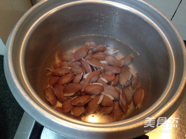 Stir-fried Clams with Leek recipe