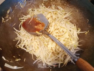 Fried Bean Sprouts with Bean Curd recipe