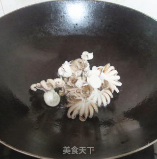 Stir-fried Chives with Octopus recipe