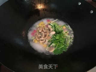 Mushroom Conch Noodle Soup recipe