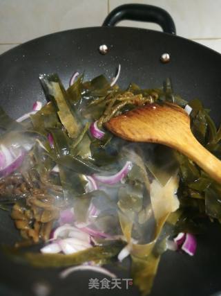 Stir-fried Cabbage with Sea Mushroom and Kelp recipe