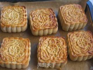 Mooncake with Red Bean, Lotus Paste and Egg Yolk recipe