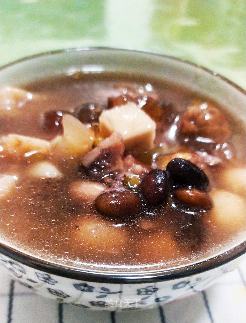 Lotus Seed Peanut Lily Keel Soup recipe