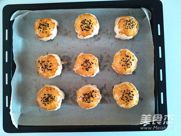 Lotus Pastry Mooncakes recipe
