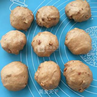 Walnut Red Date Meal Buns recipe