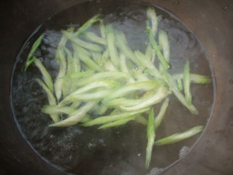Celery Mixed with Shrimp recipe