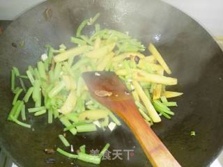 Fried Celery with Potato Chips recipe