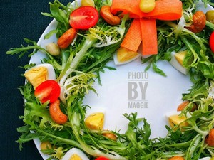 Christmas Vegetable Garland Salad recipe