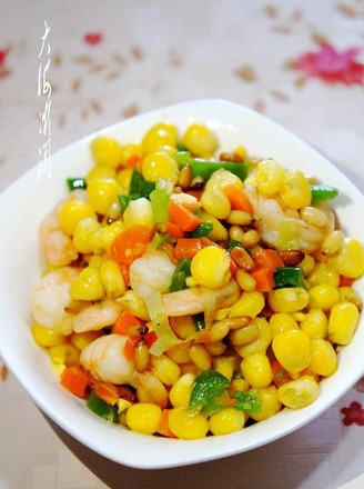 Corn with Shrimp and Pine Nuts recipe