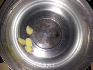 Black Fungus Lean Meat Soup recipe