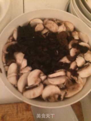 Healthy Fresh Fragrant Chicken Leg Soup recipe