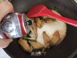 Beer-boiled Mushrooms and Potatoes Chicken Wings recipe