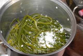 【summer Cold Dishes】chilled Rice Noodles with Shredded Kelp recipe