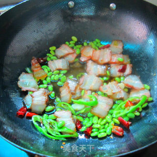 Stir-fried Bacon with Fresh Soybeans recipe