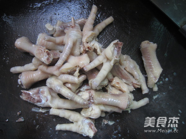 Braised Chicken Feet with Pleurotus Eryngii recipe