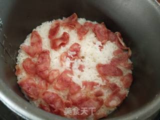 Everyone Can Try The Delicious Cantonese Sausage Claypot Rice recipe