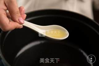 Griddle with Hand-pulled Cabbage and A Kitchen Cast Iron Pot Version recipe