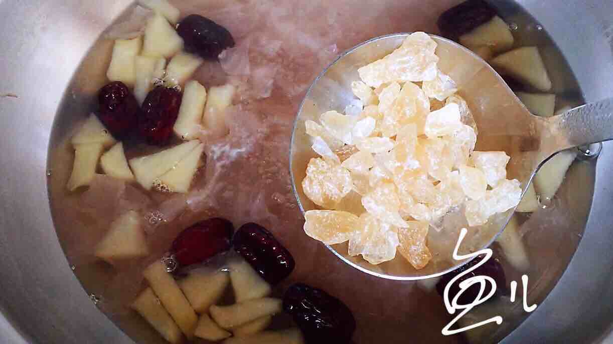 Apple Tremella Red Date Soup recipe