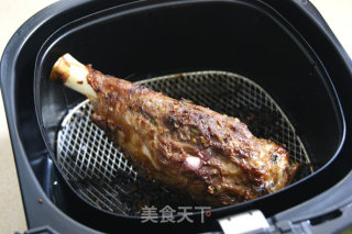 Teach The Housewife to Use Cantonese Techniques to Cook The Best Roast Leg of Lamb-roasted Australian Leg of Lamb with Blueberry Sauce recipe