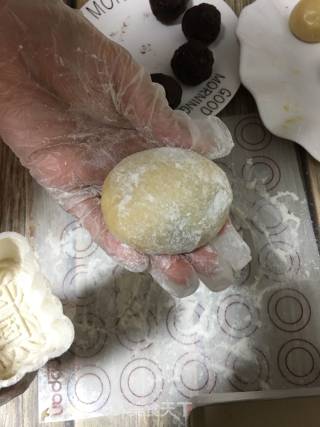 Cantonese-style Moon Cakes recipe