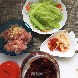 #任信之美# Stir-fried Shredded Pork with Lettuce recipe