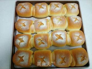 Light Cream Honey Bean Meal Buns recipe