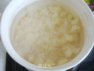 Purple Sweet Potato Nourishing Tremella Soup recipe