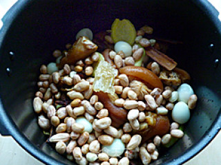 Peanut Stewed Pork Knuckles recipe